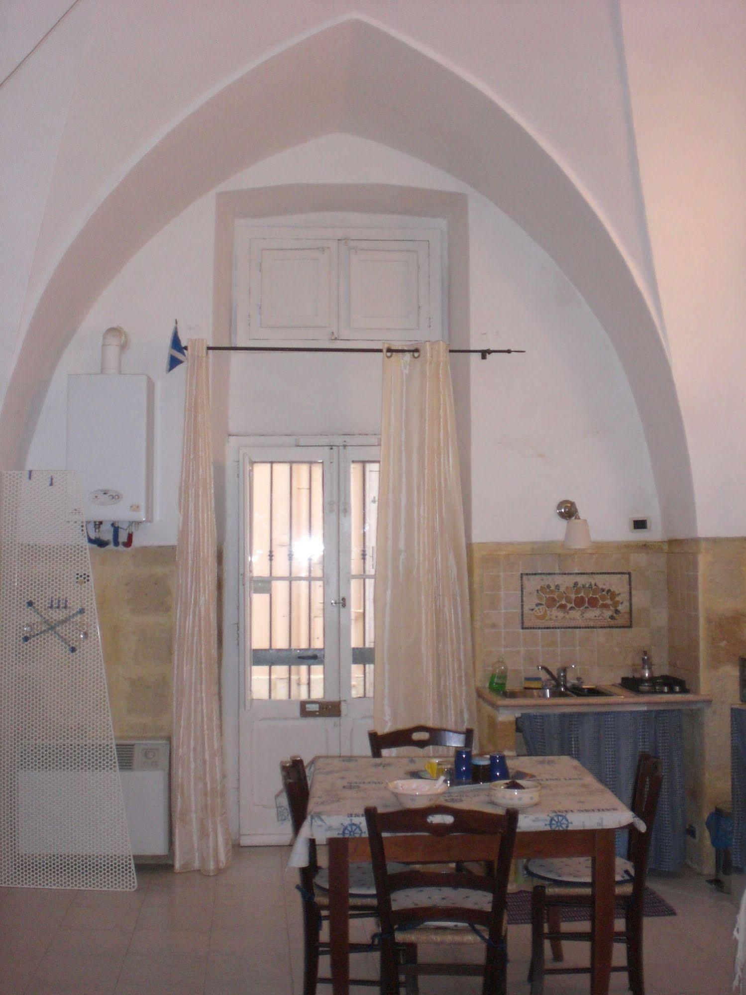 Bed & Breakfast Mare Nostrum Brindisi Eksteriør bilde